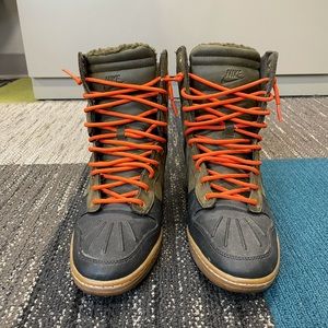 Nike Dunk Sky Hi Sneaker Boot Olive Green Size 10